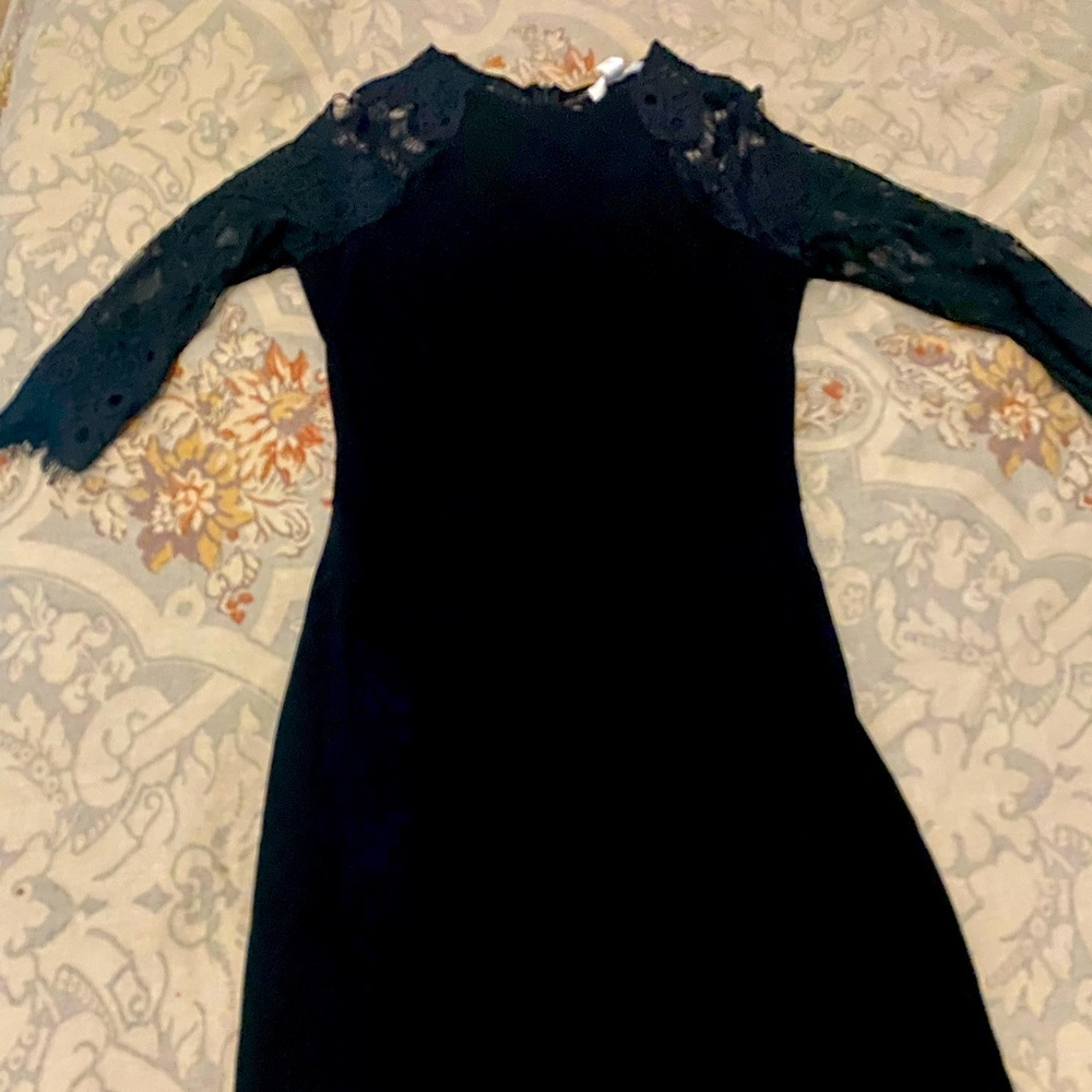 BLACK LACE DRESS